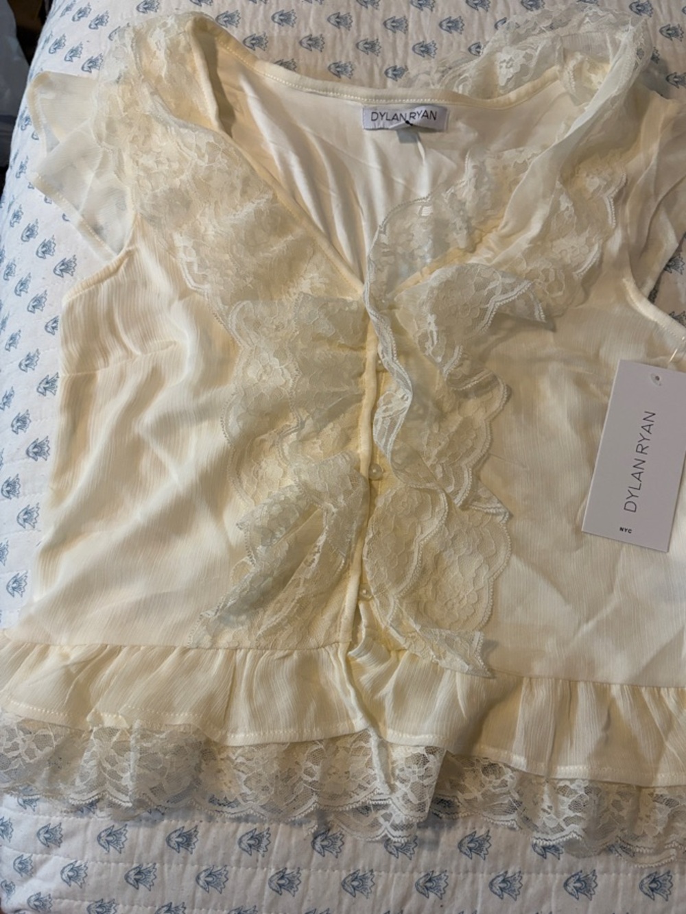 Cream Lace Trim Sleeveless Top size m brand new with tags
